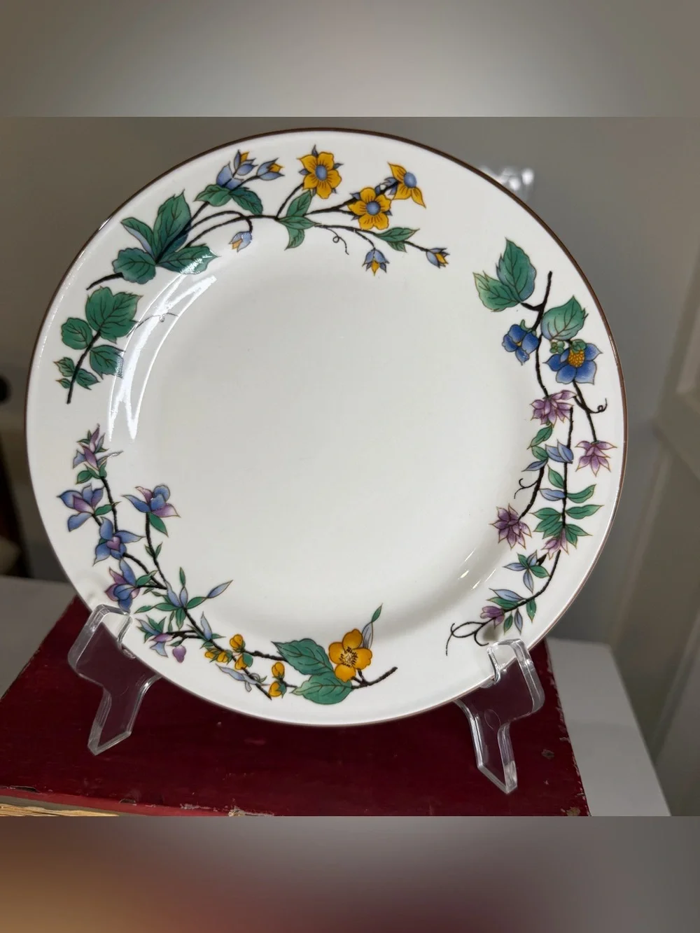 Woodhill floral Vine Pattern White Porcelain Dinner Plate - Yellow & Blue
